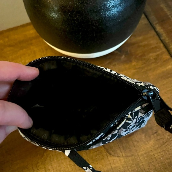 Vera Bradley Cosmetic Pouch (NWT) - Picture 6 of 9